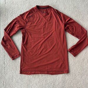 Rhone long sleeve VNeck size M